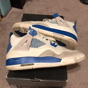 2006 Jordan retro 4 size 5.5 boys. USED